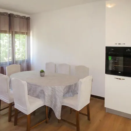 Culina By Interhome Pridraga
